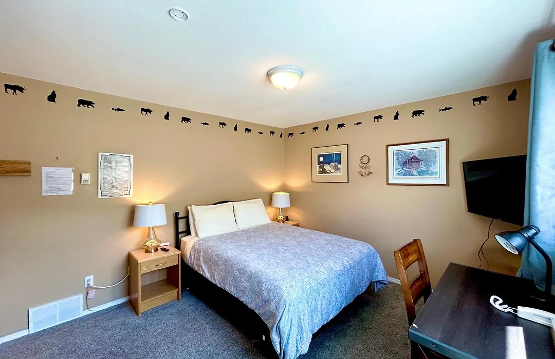 Midnight Sun Inn-1